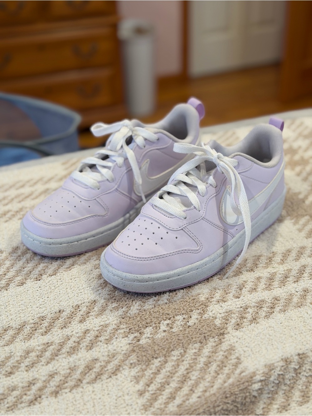 Nike Kids Light Lavender Low-Top Sneakers with White Swoosh